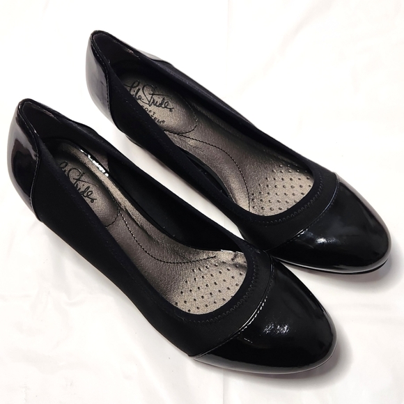 Life Stride Julianna Wedge Pump - Picture 4 of 10